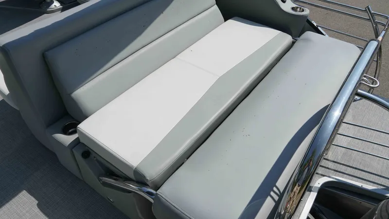 Slide: The Image of Manitou shp 2019 - 9