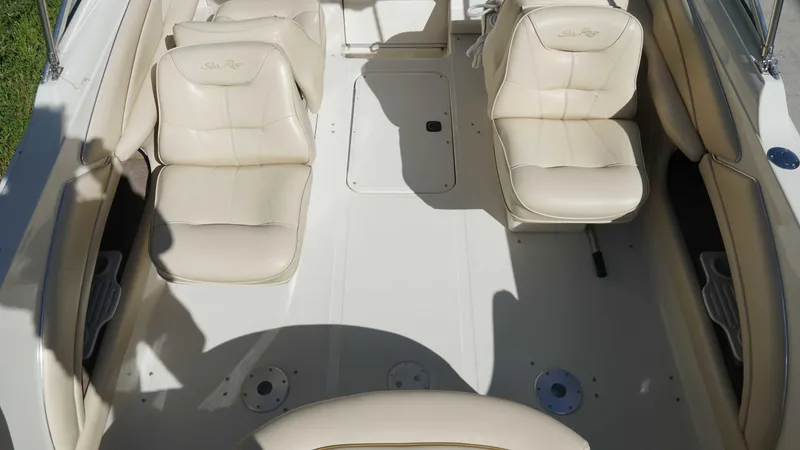 Slide: The Image of Sea Ray Overnighter 1999 - 10