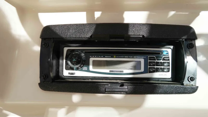 Slide: The Image of Sea Ray Overnighter 1999 - 17