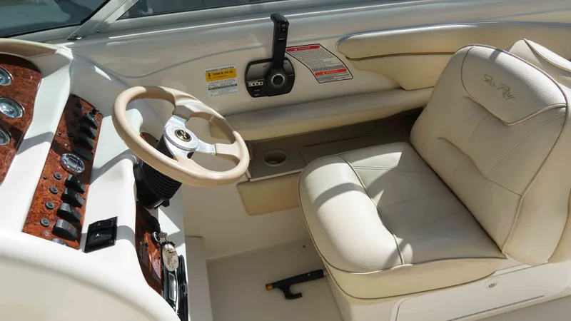 Slide: The Image of Sea Ray Overnighter 1999 - 18