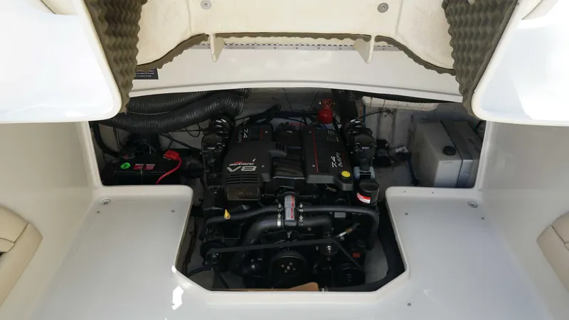 Slide: The Image of Sea Ray Overnighter 1999 - 25