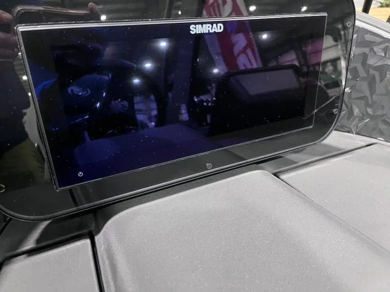 Slide: The Image of Lusso Ultra-Lounge L23UC 2026 - 10