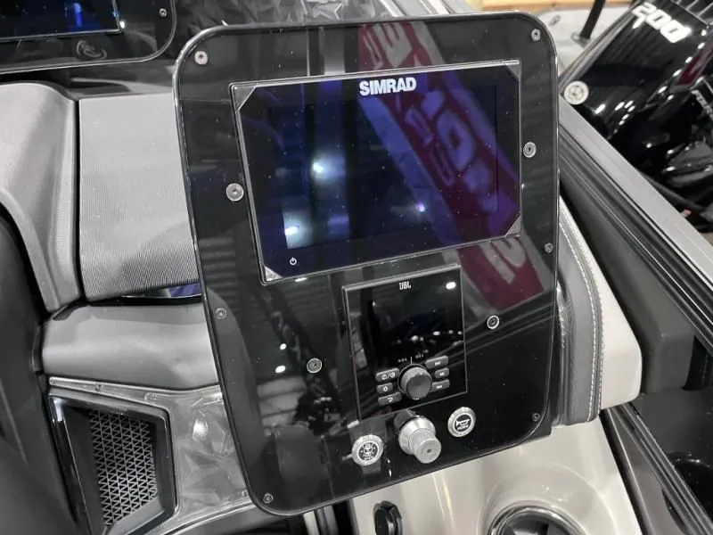 Slide: The Image of Lusso Ultra-Lounge L23UC 2026 - 12