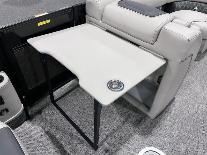 Slide: The Image of Lusso Ultra-Lounge L23UC 2026 - 14