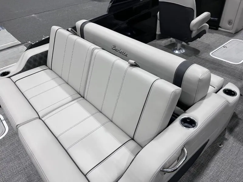 Slide: The Image of Lusso Ultra-Lounge L23UC 2026 - 18