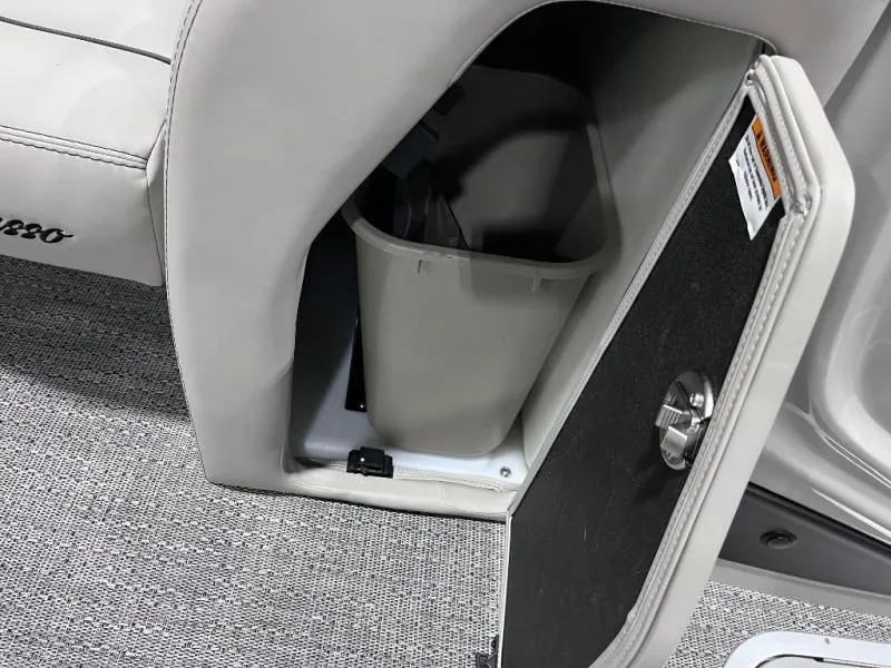 Slide: The Image of Lusso Ultra-Lounge L23UC 2026 - 20