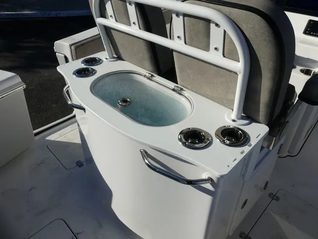 Slide: The Image of Sea Pro 262 Offshore DLX 2025 - 13