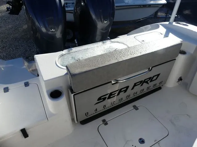 Slide: The Image of Sea Pro 262 Offshore DLX 2025 - 14