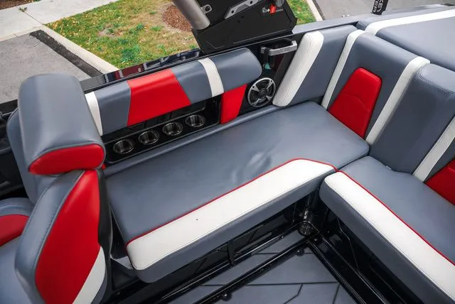 Slide: The Image of Malibu Wakesetter 21 MLX 2021 - 16