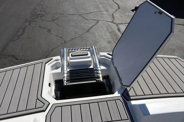 Slide: The Image of Starcraft SVX 171 OB 2026 - 17