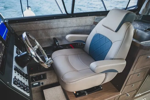 Slide: The Image of Kingfisher XRS 3025 2026 - 7