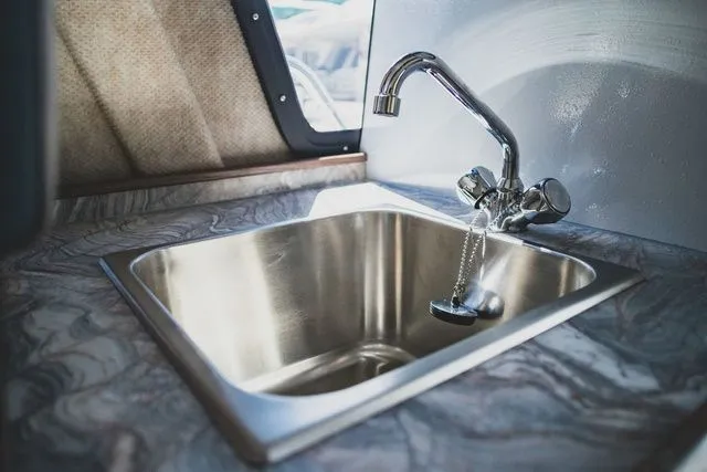 Slide: The Image of Kingfisher XRS Offshore 2725 2026 - 10