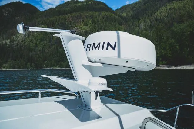 Slide: The Image of Kingfisher XRS Offshore 2725 2026 - 18