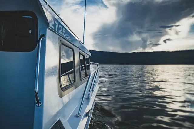 Slide: The Image of Kingfisher XRS Offshore 2725 2026 - 20