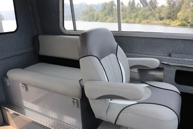 Slide: The Image of Kingfisher 2425 Escape HT 2026 - 25