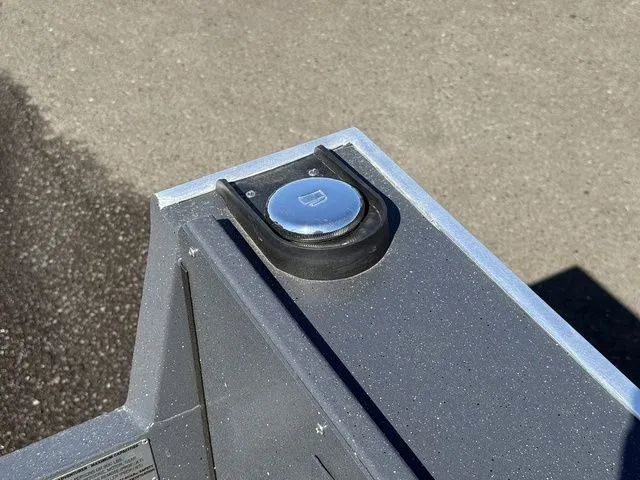 Slide: The Image of Alumaweld Adventurer 22 2025 - 23