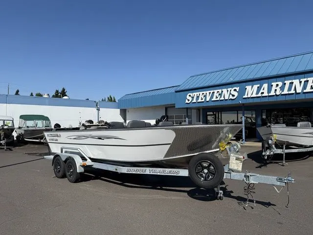 Slide: The Image of Alumaweld Adventurer 22 2025 - 3