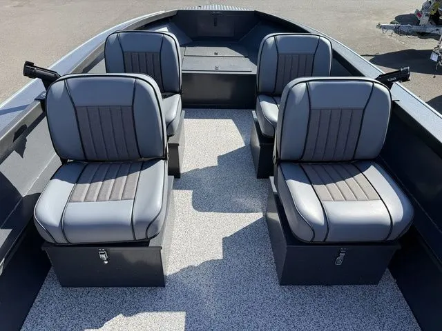 Slide: The Image of Alumaweld Adventurer 22 2025 - 5