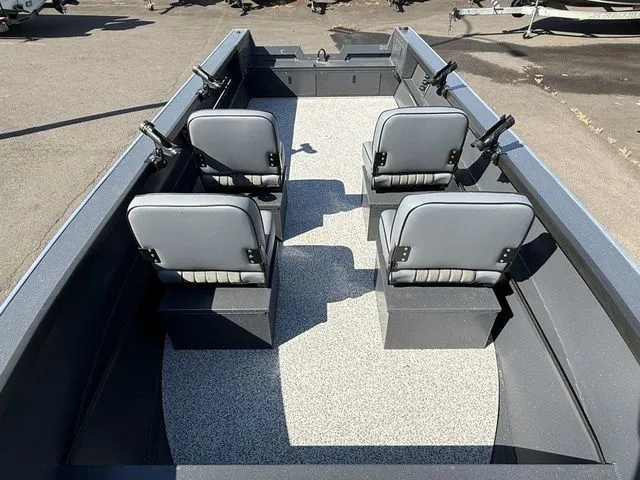 Slide: The Image of Alumaweld Adventurer 22 2025 - 7