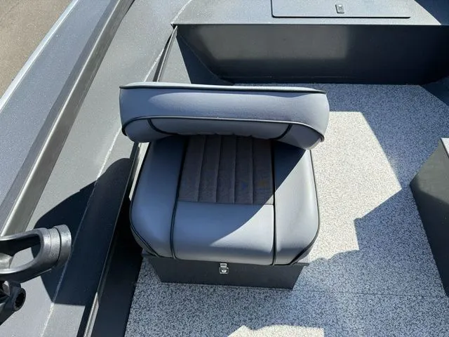 Slide: The Image of Alumaweld Adventurer 22 2025 - 8