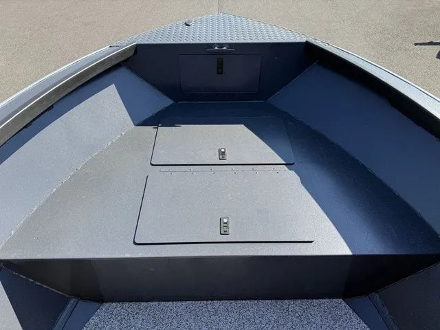 Slide: The Image of Alumaweld Adventurer 22 2025 - 9