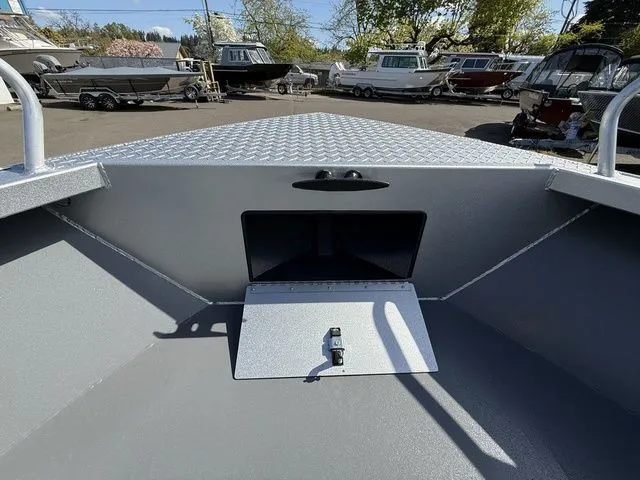 Slide: The Image of Alumaweld Stryker X202 2025 - 16