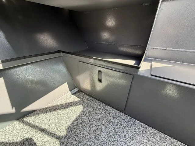 Slide: The Image of Alumaweld Stryker X202 2025 - 18