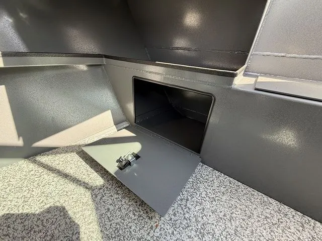 Slide: The Image of Alumaweld Stryker X202 2025 - 19