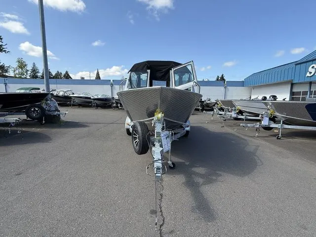 Slide: The Image of Alumaweld Stryker X202 2025 - 2