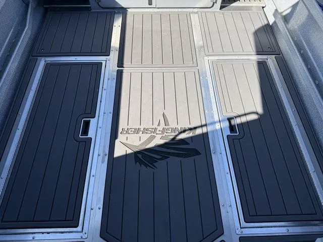 Slide: The Image of Kingfisher COASTAL EXPRESS 2625 2025 - 15