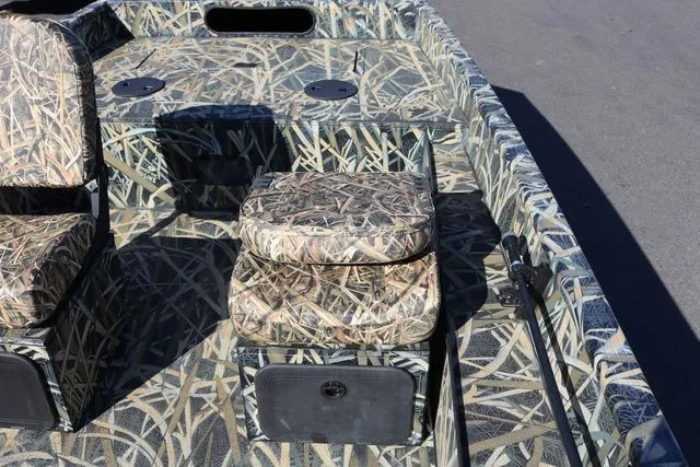 Slide: The Image of Smoker Craft Sportsman 1660 TL 2026 - 15