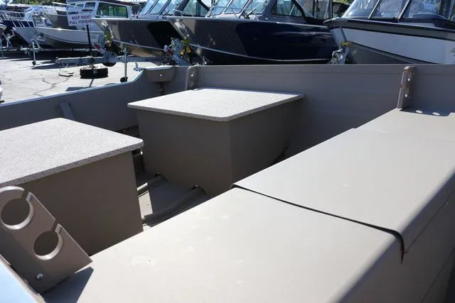 Slide: The Image of Smoker Craft Voyager 16 2025 - 9