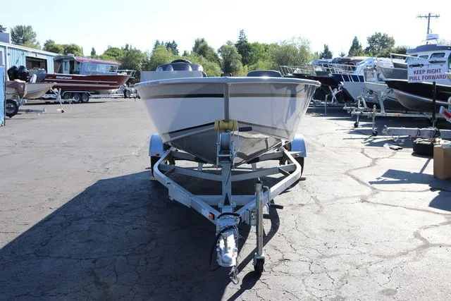 Slide: The Image of Smoker Craft Pro Lodge 160 2025 - 3