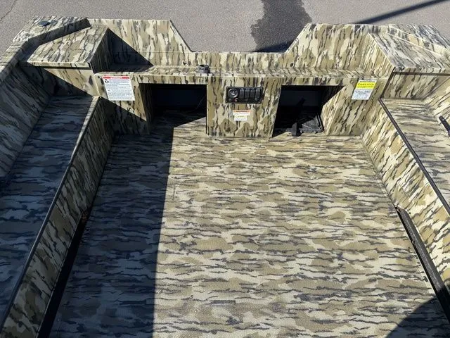 Slide: The Image of Smoker Craft Sportsman 1866 TL 2025 - 11