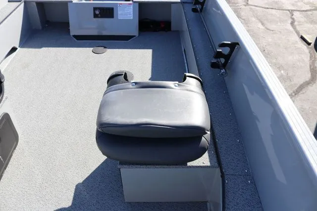 Slide: The Image of Smoker Craft Pro Lodge 160 2025 - 12