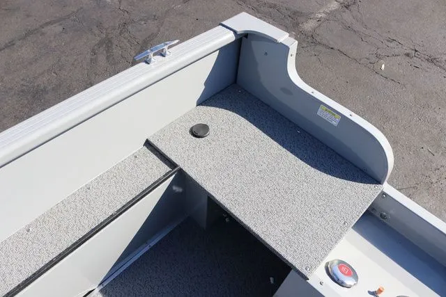 Slide: The Image of Smoker Craft Pro Lodge 160 2025 - 17