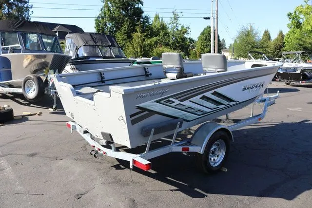 Slide: The Image of Smoker Craft Pro Lodge 160 2025 - 2