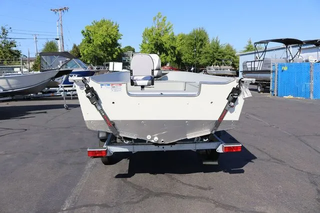 Slide: The Image of Smoker Craft Angler 16 T 2025 - 15