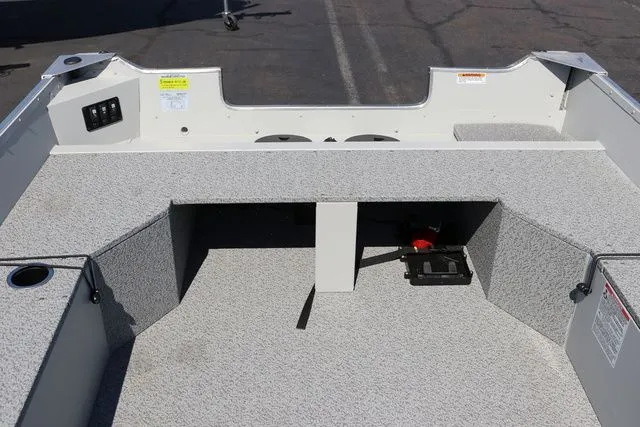 Slide: The Image of Smoker Craft Angler 16 T 2025 - 5