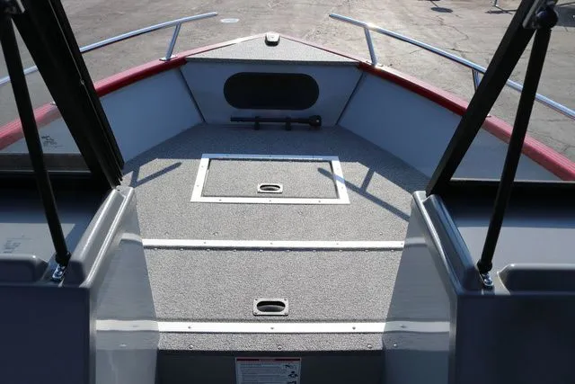 Slide: The Image of Smoker Craft Pro Tracer 162 2026 - 13