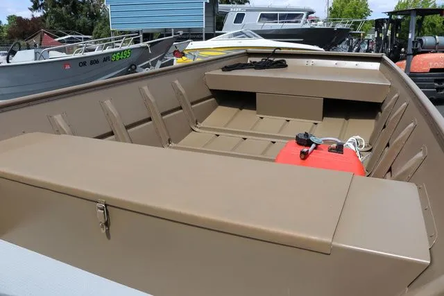 Slide: The Image of Smoker Craft 1648 Jon 2025 - 4