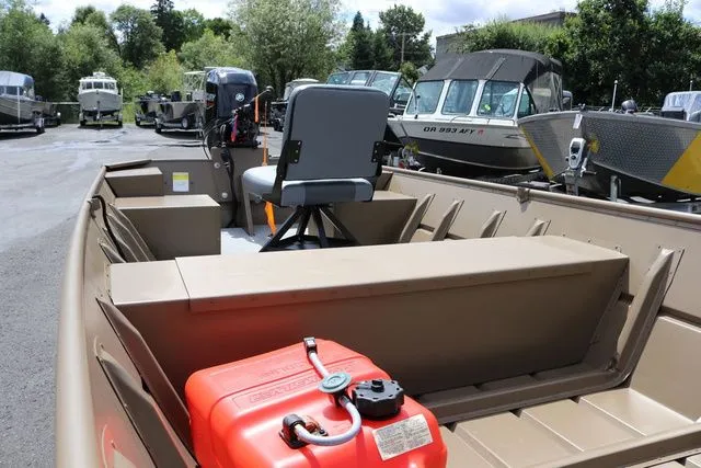 Slide: The Image of Smoker Craft 1648 Jon 2025 - 6