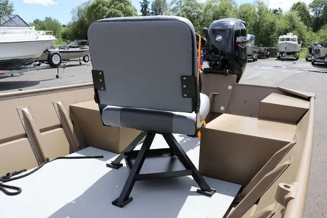 Slide: The Image of Smoker Craft 1648 Jon 2025 - 9