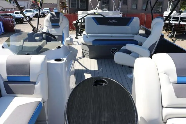 Slide: The Image of SunChaser Geneva Sport 23 SB DH Tritoon 2025 - 6