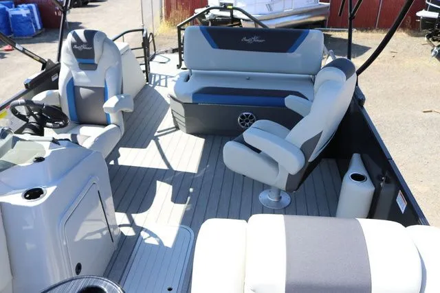 Slide: The Image of SunChaser Geneva Sport 23 SB DH Tritoon 2025 - 9