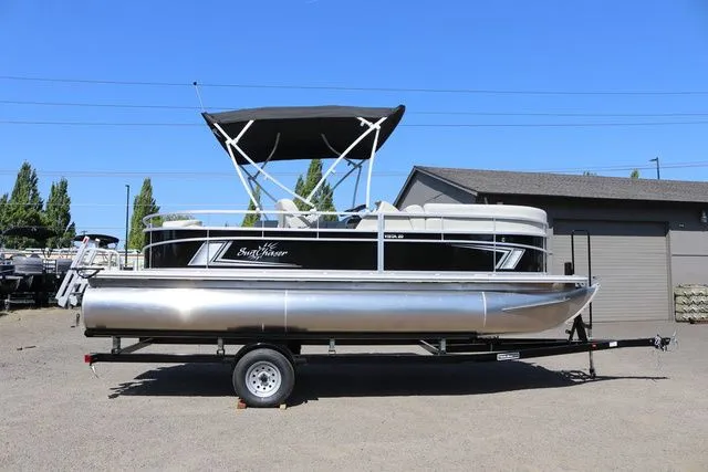 The Image of SunChaser Vista Fish 20 2025 - 1