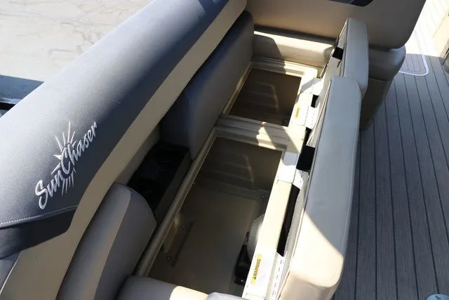 Slide: The Image of SunChaser Geneva Sport 23 LR PSB Tritoon 2025 - 23