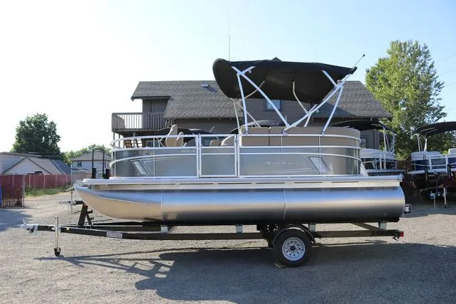 The Image of SunChaser Vista 18 Fish 2025 - 1