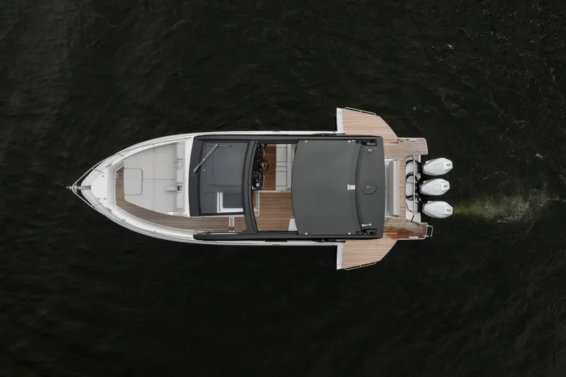 Slide: The Image of Schaefer 375 overhead view, balconies out - 10