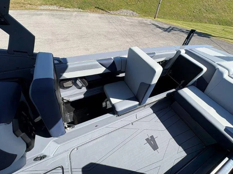 Slide: The Image of Axis T250 2026 - 16